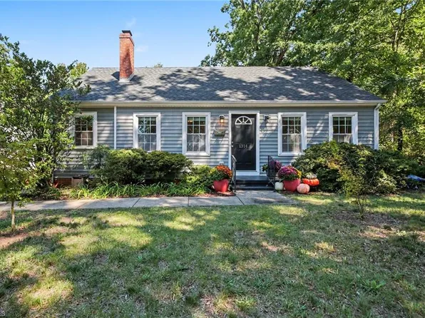 1314 Winstead Pl, Greensboro, NC 27408