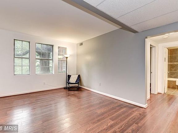 4th image of 2005 Key Blvd #11-578