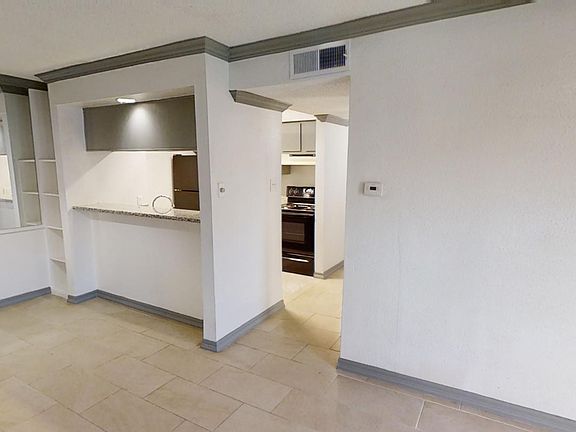 2nd image of 1516 Bay Area Blvd APT T-5