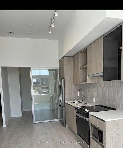 405 Dundas St W #104 — Photo 3
