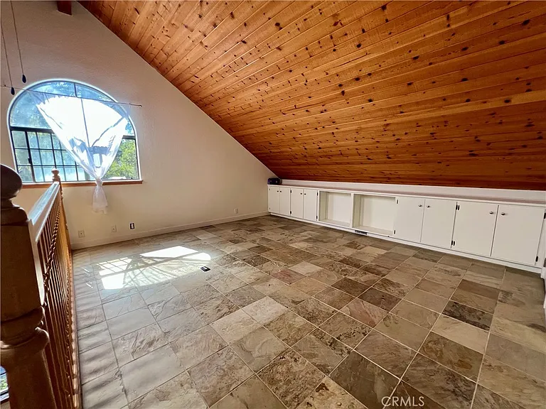 1530 Emerson Rd — Photo 31
