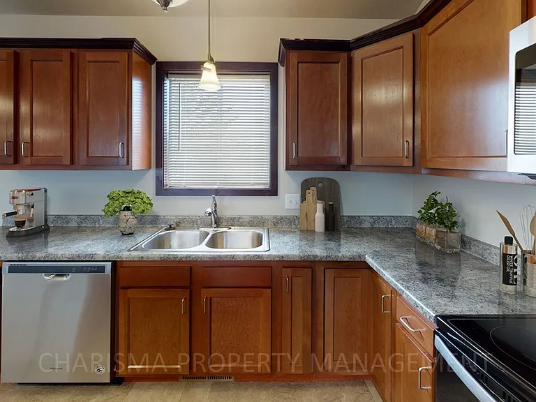 Kayla Place Townhomes — Photo 9