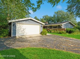 745 Cumnor Ave, Barrington, IL 60010