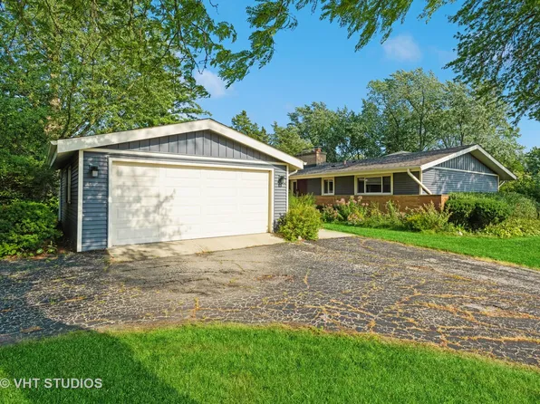 745 Cumnor Ave, Barrington, IL 60010