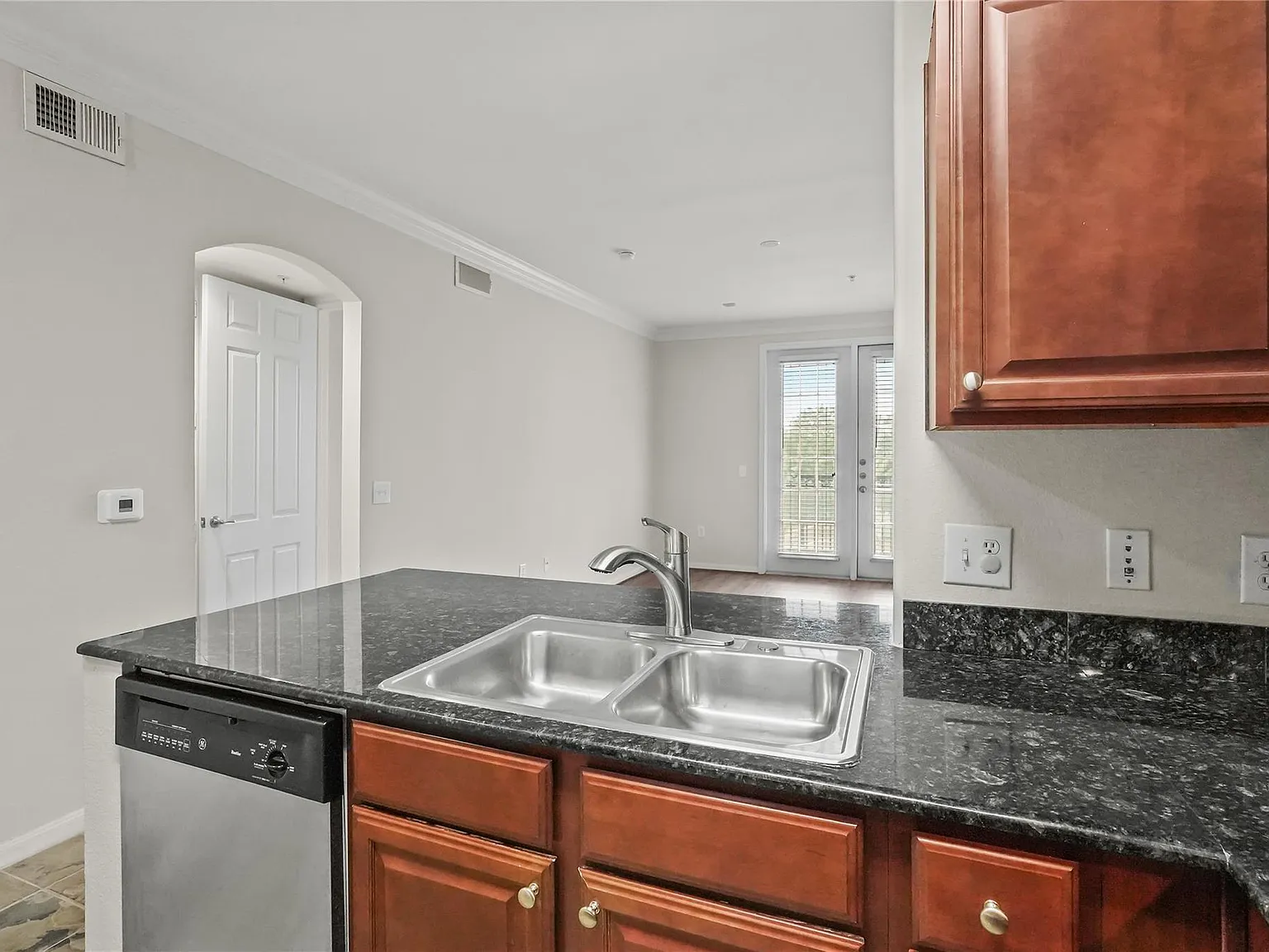 1 bed, 1.0 bath, 783 sqft, $1,345 — Photo 4
