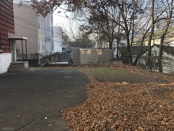 3rd image of 31 Chelsea Ave