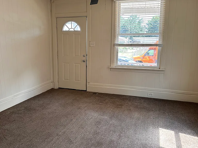 15 Umberto Ave — Photo 6
