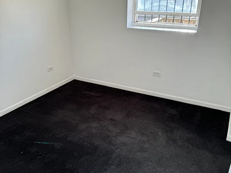 945 W 71st St #1 — Photo 10
