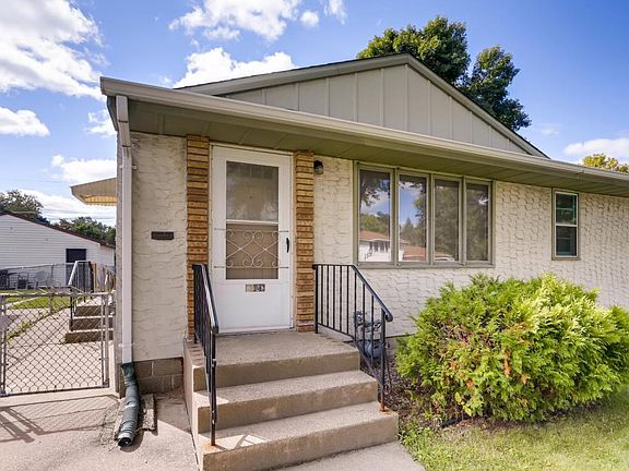 3rd image of 2528 Nokomis Ave
