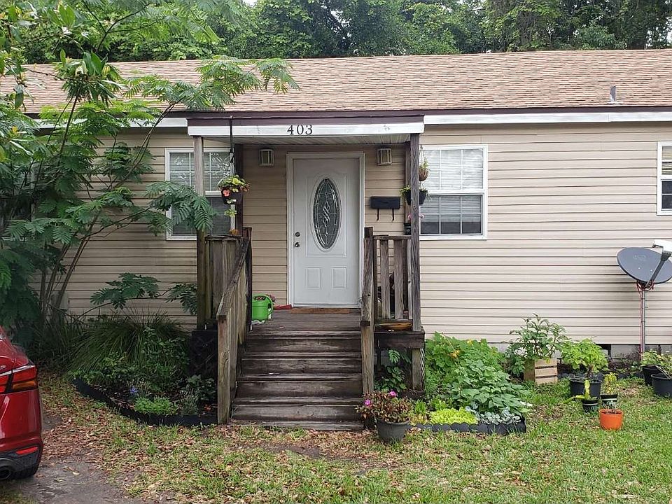 1st image of 403 SE Baya Dr