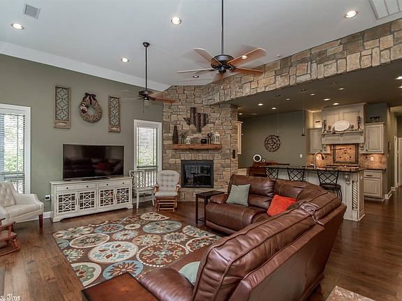 4th image of 28 Golden Eagle Dr