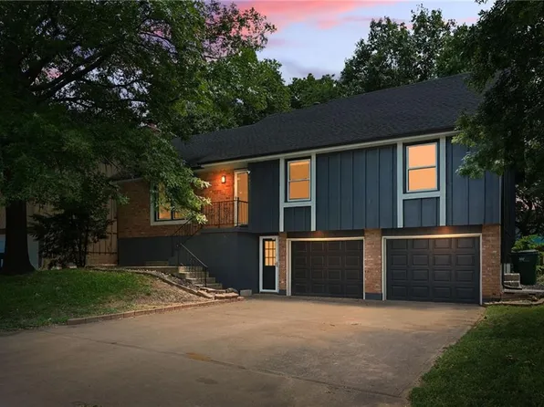 6811 E 143rd St, Grandview, MO 64030