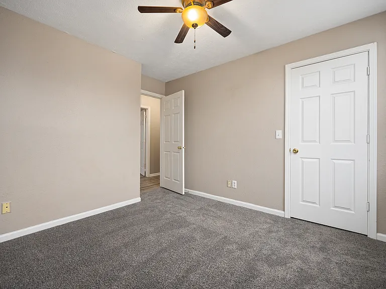 Sky Way Apartments — Photo 20