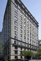 810 Fifth Avenue in Lenox Hill