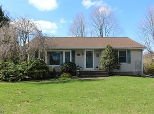 111 Eyland Ave, Succasunna, NJ 07876