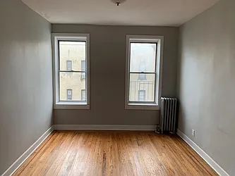 Rented by Chana Ofek, LREB