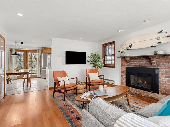 23 Hillside Ave, Marblehead, MA 01945