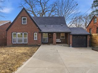 1320 66th St, Windsor Heights, IA 50324
