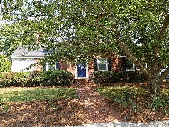 3rd image of 526 Roanoke Ave