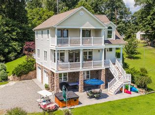 1383 S Hill Banks Dr, Center Cross, VA 22437