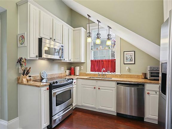 3rd image of 539 Toulouse St APT D