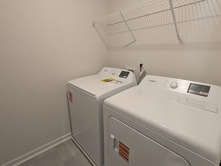 1664 Hallview Ct — Photo 15