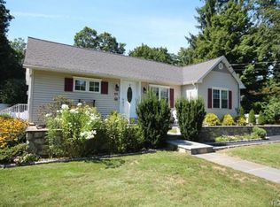 25 Forest Ln, Yorktown Heights, NY 10501