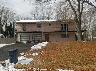 16 Patricia Ln, Patchogue, NY 11772