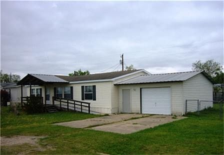 Angle view of home.