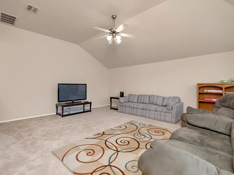 332 Mystic River Trl — Photo 16