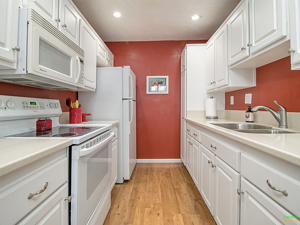1st image of 4595 California Ave Unit 307