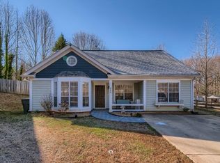 424 Cedarcroft Dr, Mooresville, NC 28115