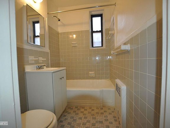 4th image of 180 E 17th St APT 509