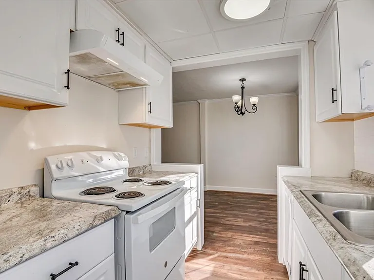 801 Monte Sano Ave #C4 — Photo 5