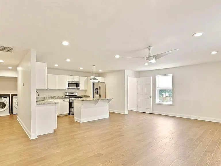 913 Governor Bridge Rd — Photo 1