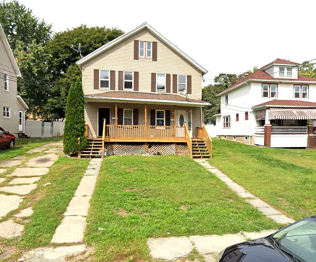 3 bed, $1,400 — Photo 1