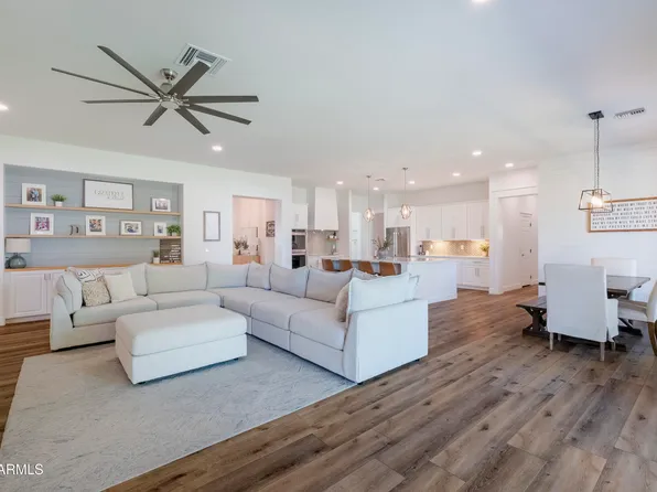 2090 E MELROSE Street, Gilbert, AZ 85297