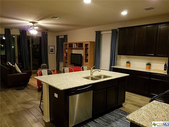 5th image of 1206 Blue Leaf Dr
