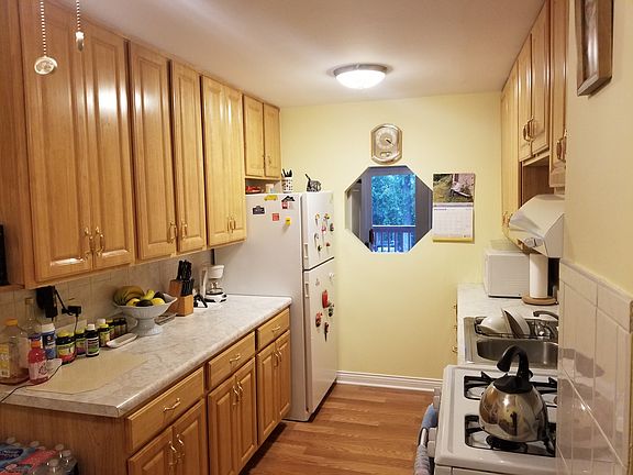 2nd image of 750 W Dempster St #105