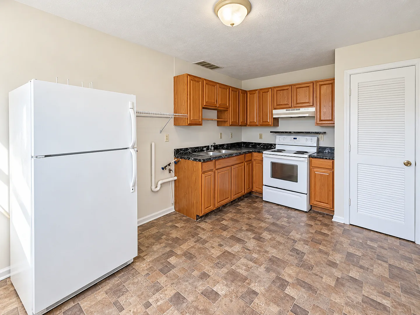 520 View Mountain Cir — Photo 3