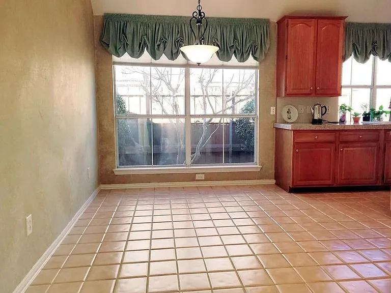 6401 Dakota Dr — Photo 10