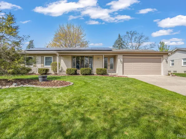 18681 Fairway St, Livonia, MI 48152