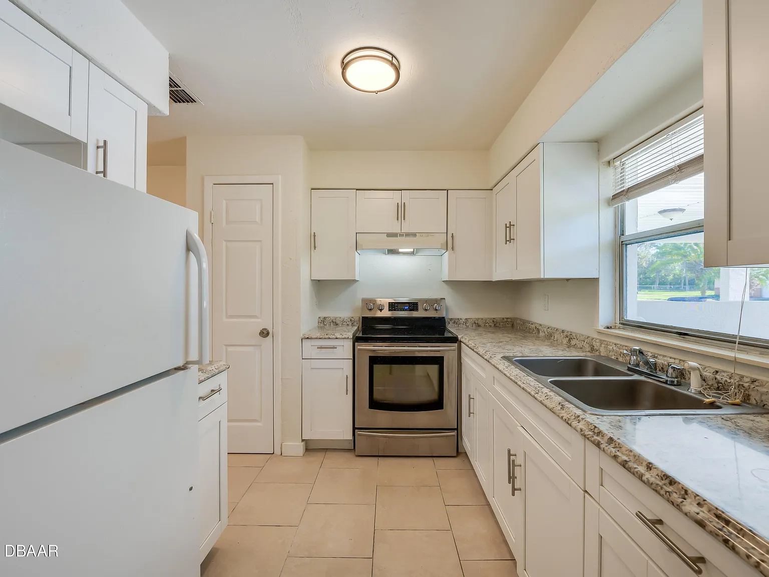 2 bed, 1.0 bath, 939 sqft, $1,650 — Photo 3