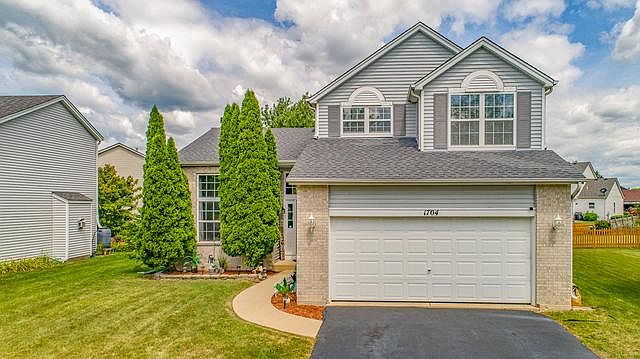 1st image of 1704 Hidden Oaks Ct