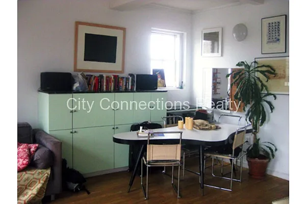 Rented by City Connections Realty | media 17