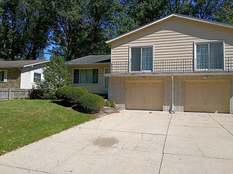 4207 Woodpark Dr