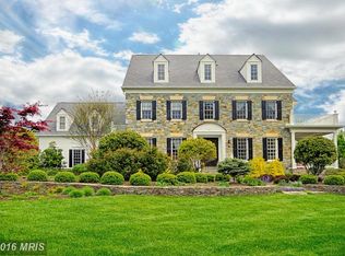 645 Deerfield Farm Ct, Great Falls, VA 22066
