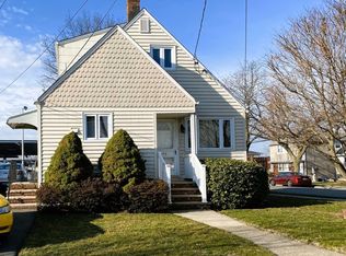 165 Carlyle Ct, Carlstadt, NJ 07072