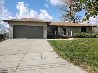 829 E 8th St S, Newton, IA 50208