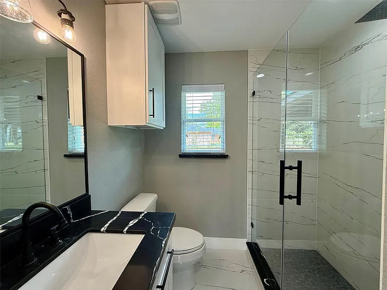 2630 De Soto St — Photo 8